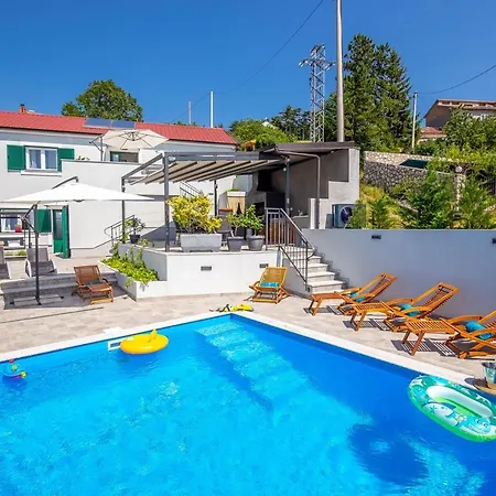 Leticija Holiday home *