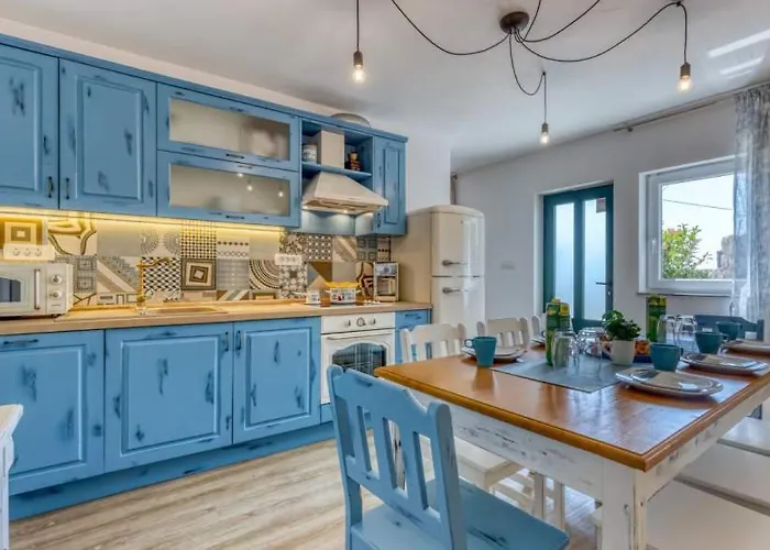 Leticija Dom wakacyjny *