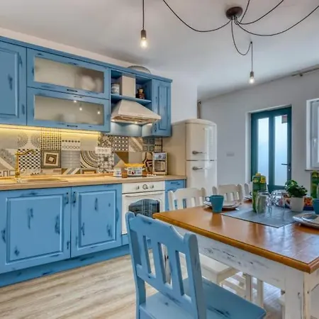 Leticija Holiday home *